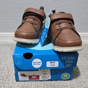 Stride Rite Boys Size 9 Tan Shoes